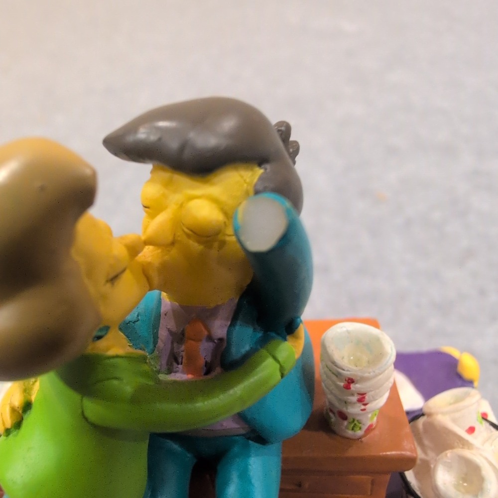 The Simpsons Christmas Express Class is in Session Skinner Edna Sculpture 2003 - Picture 4 of 6